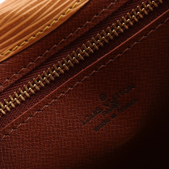 RARE Louis Vuitton Montaigne 27 Clutch in Winnipeg Sable Epi - Picture 4 of 6